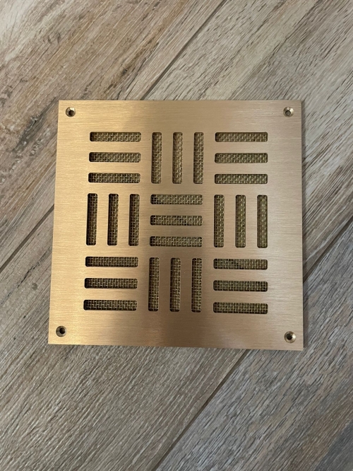 Вентиляционная решетка латунная шлифованная LR-05 150х150