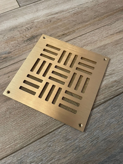 Вентиляционная решетка латунная шлифованная LR-05 150х150